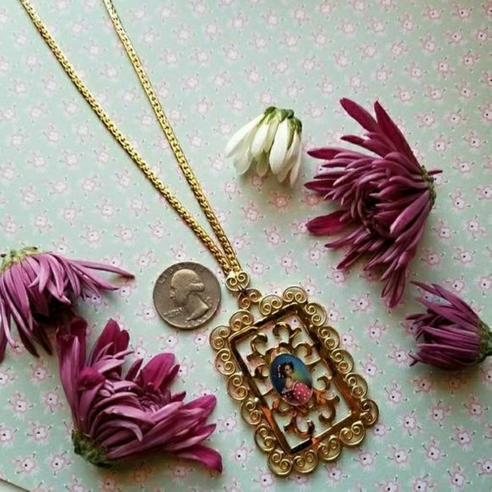 Relisted- Vintage Hobe necklace Auguste Strobl gold cameo - Picture 7 of 8